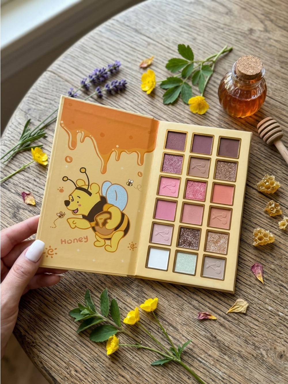 Honey-Themed Eyeshadow Palette - Warm Yellow & Pink Shades